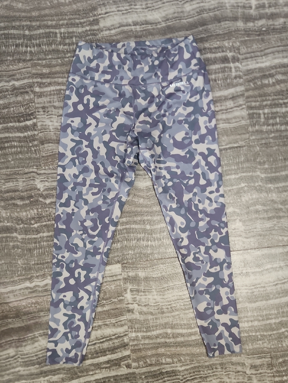 Merrell camo print active leggings size large